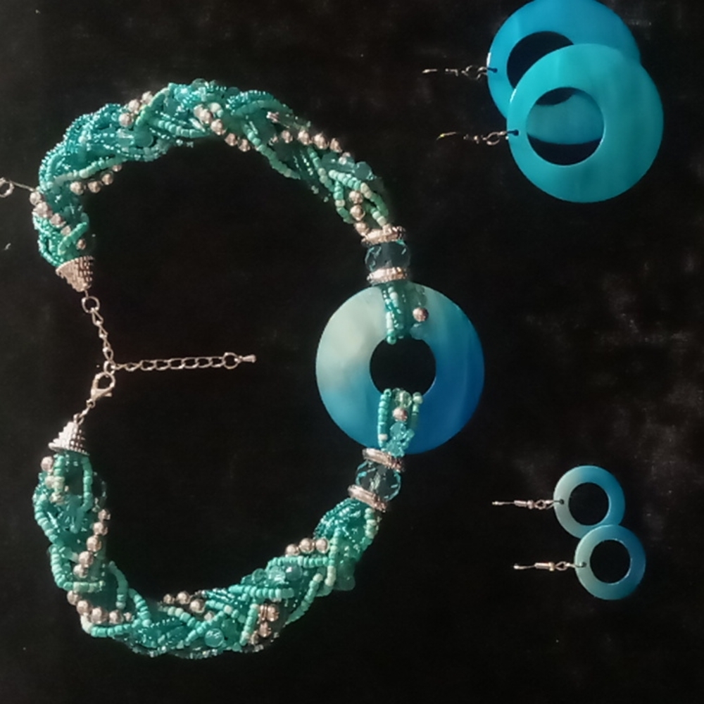 Kendall & James seed bead braided chocker with mother of pearl size 14 +2
